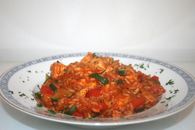Djuvec-Reis mit Hähnchenbrust, Paprika & Zucchini – das Rezept