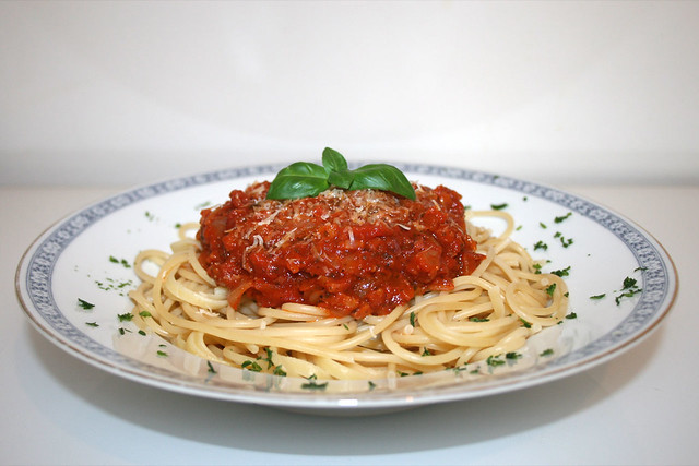 Spaghetti mit Speck-Tomatensauce – das Rezept
