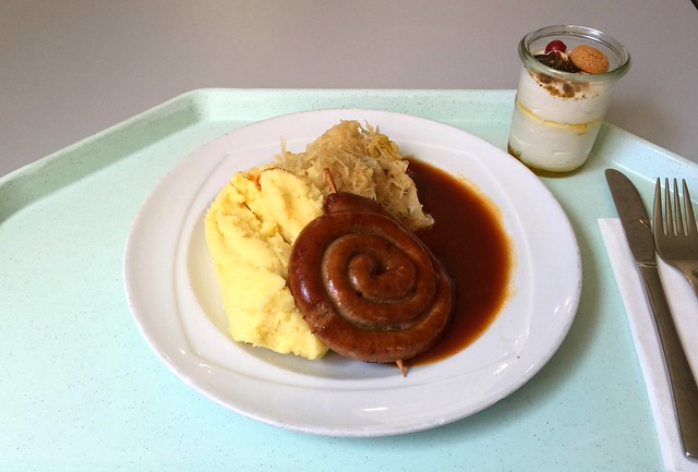 Bratwurstschnecke mit Kartoffelpüree & Sauerkraut [10.08.2015]