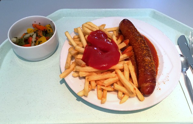 Rote Currywurst mit Pommes Frites [13.08.2015]