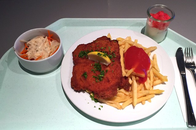 Schweineschnitzel „Wiener Art“ mit Pommes Frites [03.09.2015]