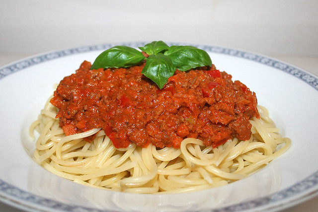 Spaghetti mit Hackfleisch-Schmand-Sauce – das Rezept