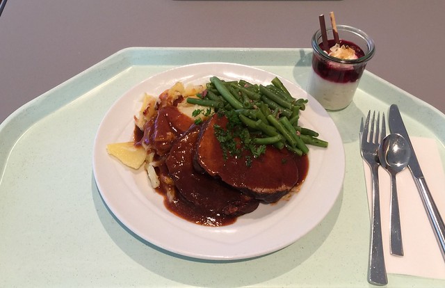 Lammbraten mit Rosmarinjus, Speckbohnen & Kartoffelgratin [04.11.2015]