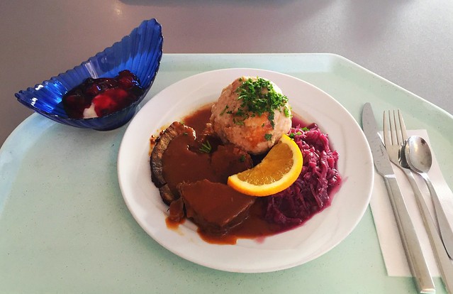 Sauerbraten von der Wildschweinkeule mit Blaukraut & Semmelknödel [10.11.2015]