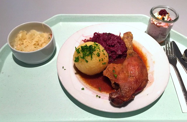 Entenkeule mit Blaukraut & Kartoffelknödel [26.11.2015]