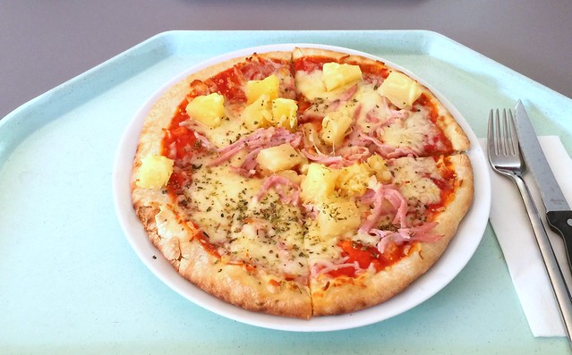 Ofenfrische Pizza Hawaii mit Schinken & Ananas [26.02.2016]