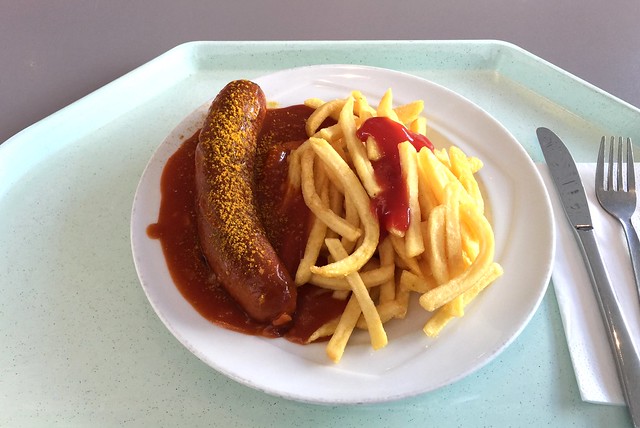 Rote Currywurst mit Pommes Frites [17.03.2016]