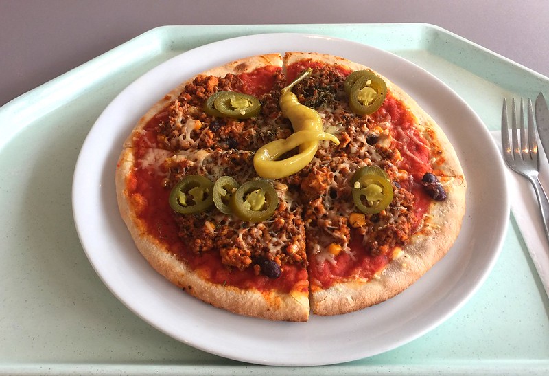 Pizza „Mexico“ mit Rinderhackfleisch, Mais und Peperoni [01.04.2015]