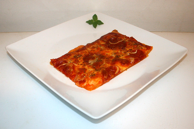Pepperoni Salami Pizza (und das Mindesthaltbarkeitsdatum) [07.05.2022]