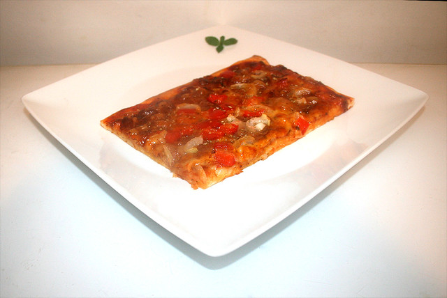 Pizza Salami Paprika & Zwiebel [27.08.2022]