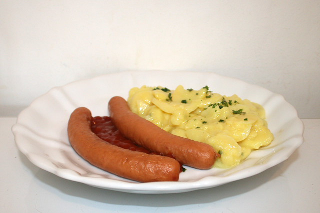 Heiße Wiener Würstchen mit Kartoffelsalat [22.03.2023]