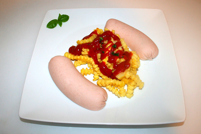 Heiße Fleischwurst & Pommes Frites [11.06.2023]