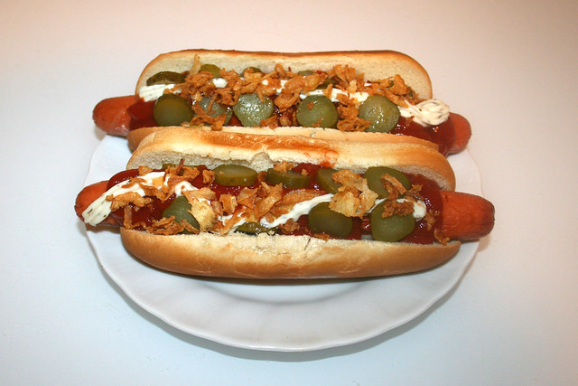 Hot Dogs mit Röstzwiebeln [01.07.2023]